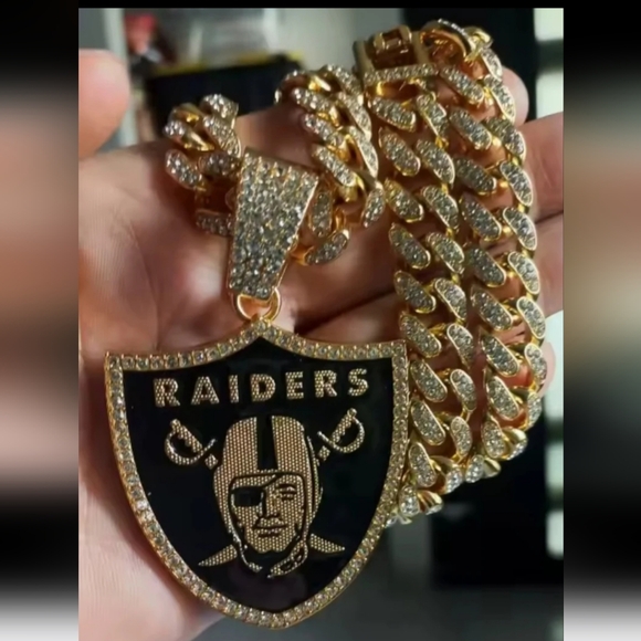 New Raiders football team iced out style 20" in gold or silver - Picture 4 of 6